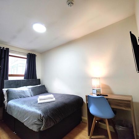 Liverpool City Centre Private Rooms Including Smart Tvs - With Shared Bathroom Esterno foto