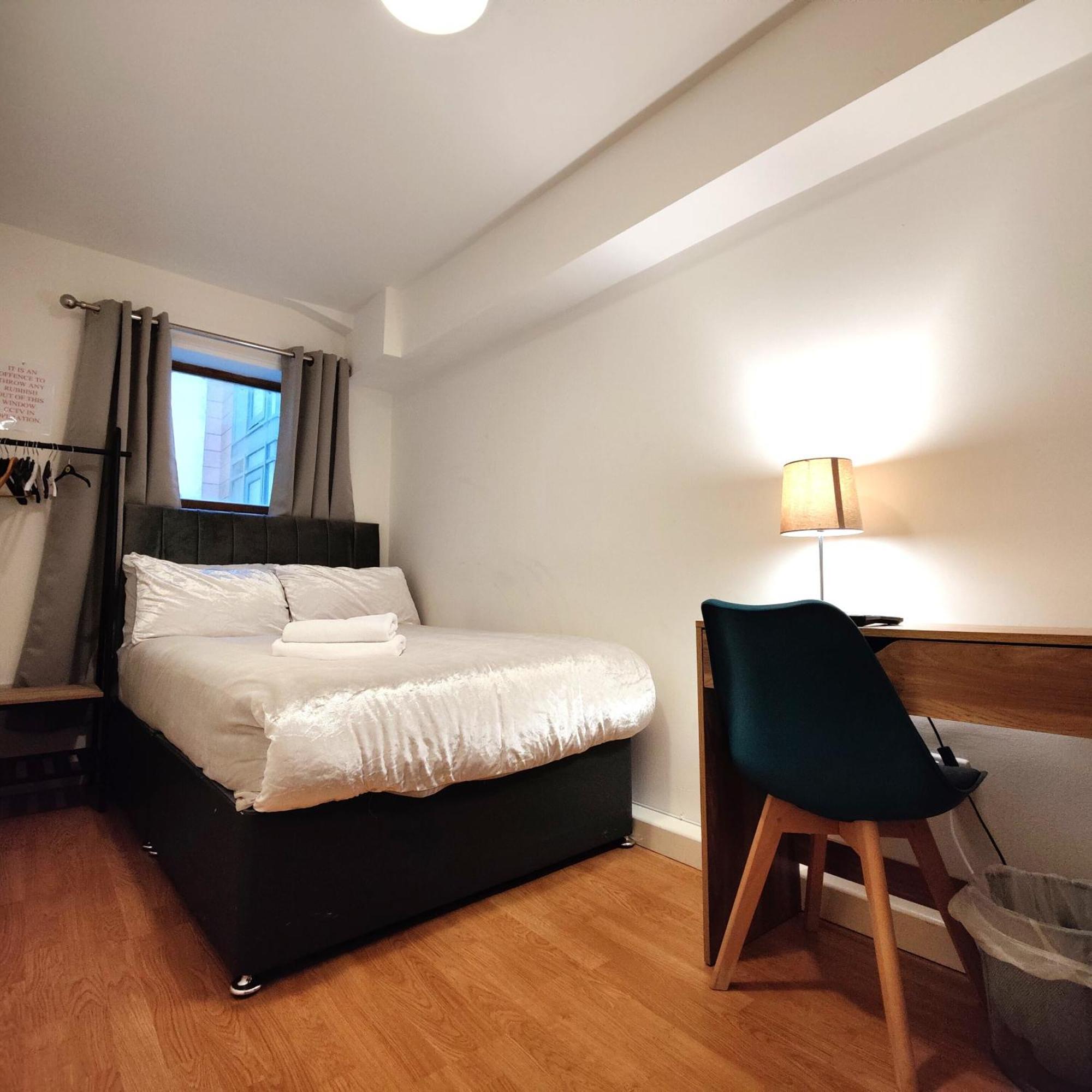 Liverpool City Centre Private Rooms Including Smart Tvs - With Shared Bathroom Esterno foto