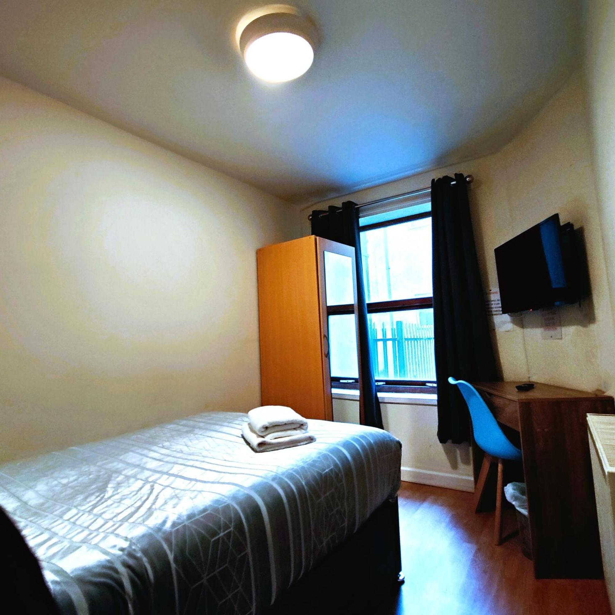 Liverpool City Centre Private Rooms Including Smart Tvs - With Shared Bathroom Esterno foto