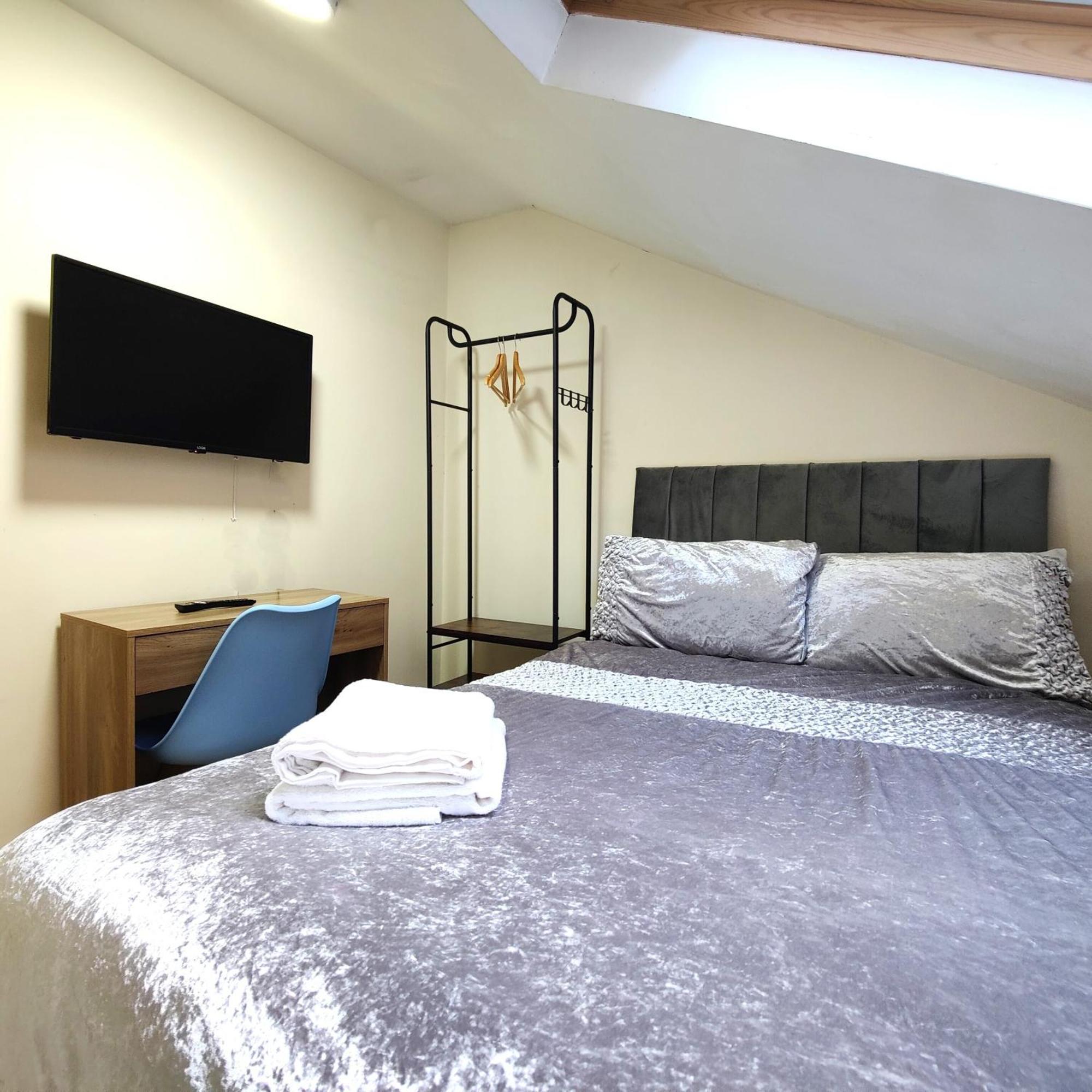Liverpool City Centre Private Rooms Including Smart Tvs - With Shared Bathroom Esterno foto